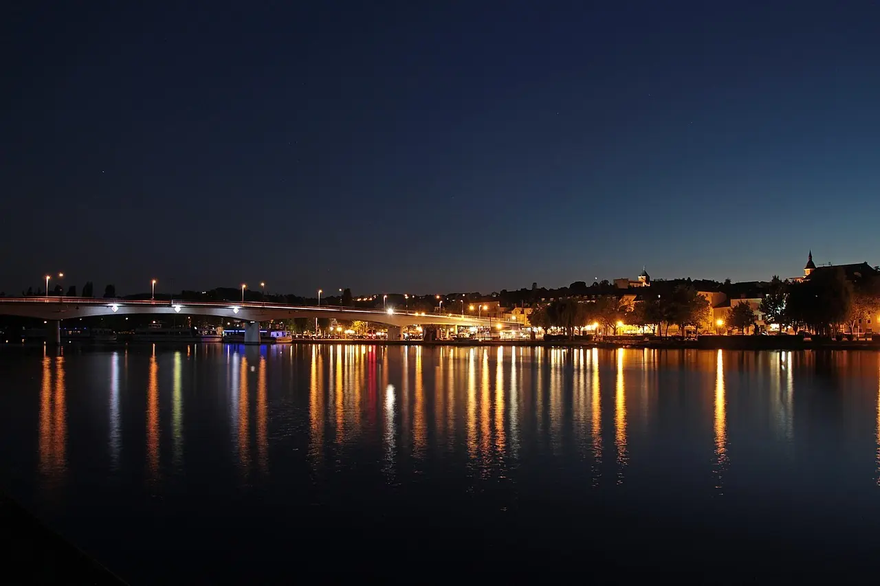 Er det sikkert at besøge Luxembourg om natten?